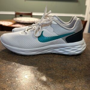 Nike Women's Sneakers in White and Teal